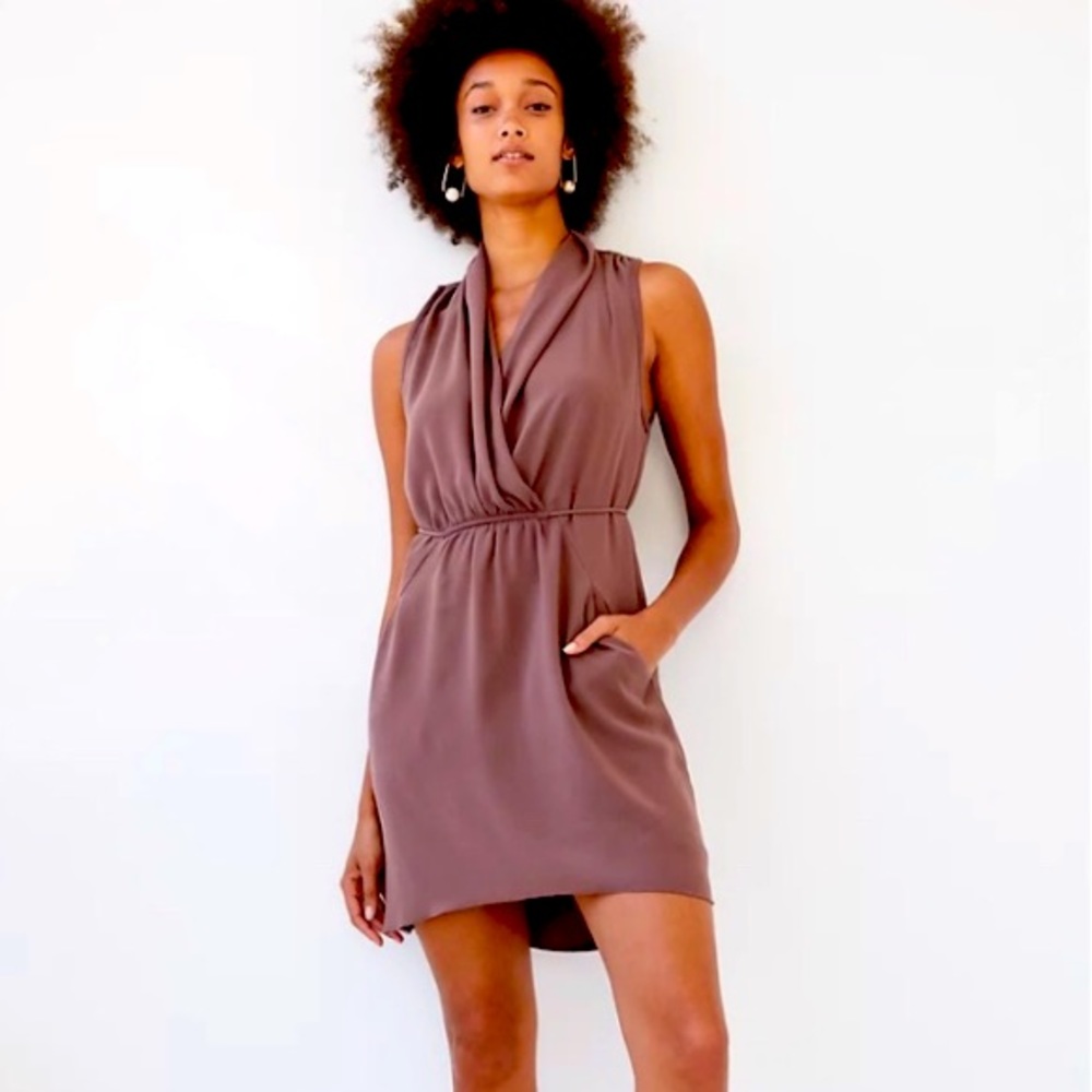 Aritzia Wilfred Sabine Dress Sleeveless V-neck dusty pink/mauve with pockets XS